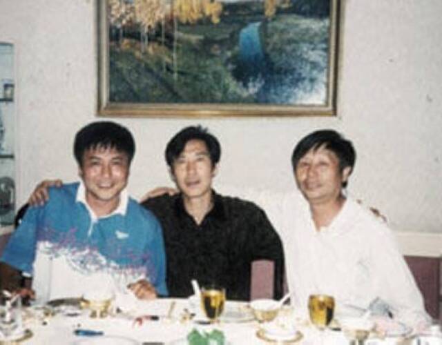 相比之下，迟尚国以及迟尚义在足球造诣以及圈内的名声都无法和大哥迟尚斌相提并论：无论是球员还是教练，都相对平庸。