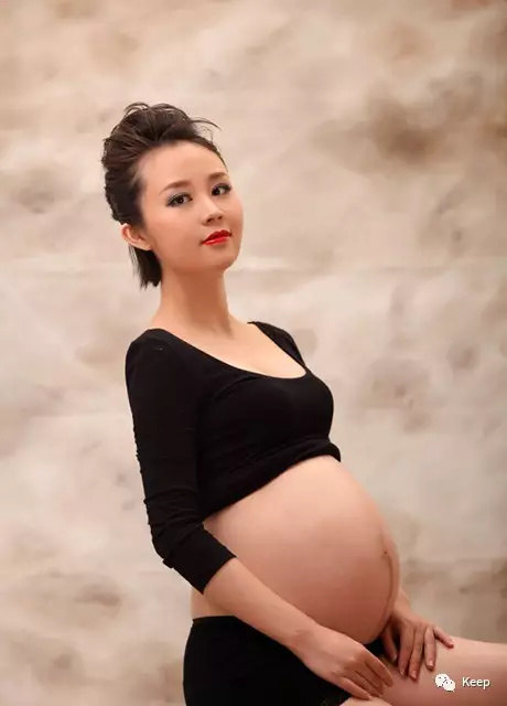 孕妇健身_孕房健身运动妈妈可以做吗_孕妈妈健身房运动