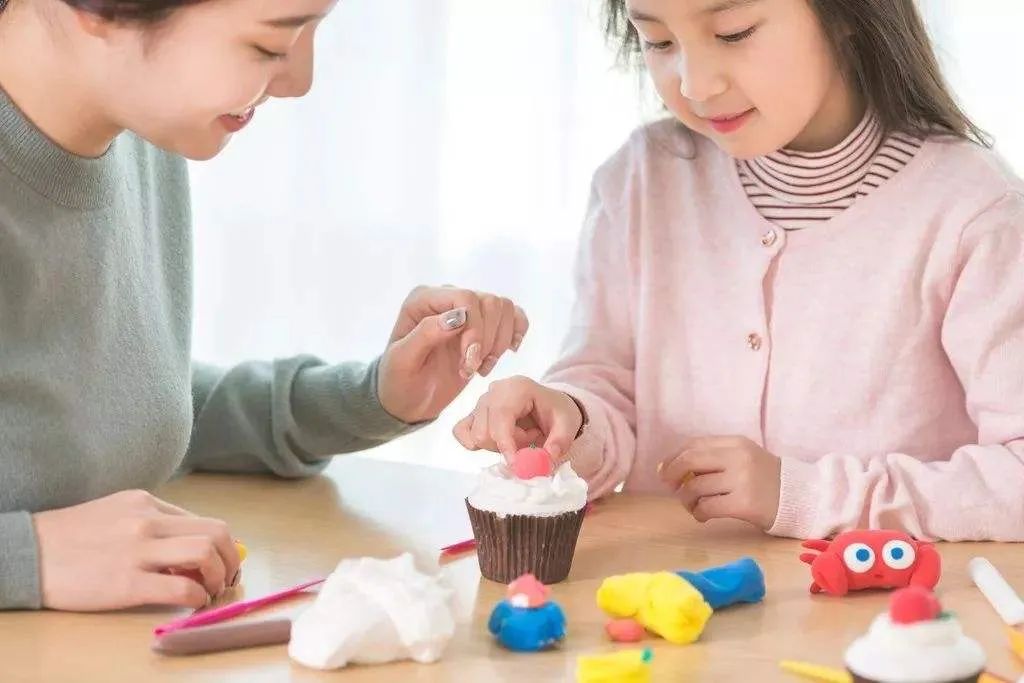 粘土技巧制作生活小鱼_生活小技巧制作粘土_粘土小制作视频