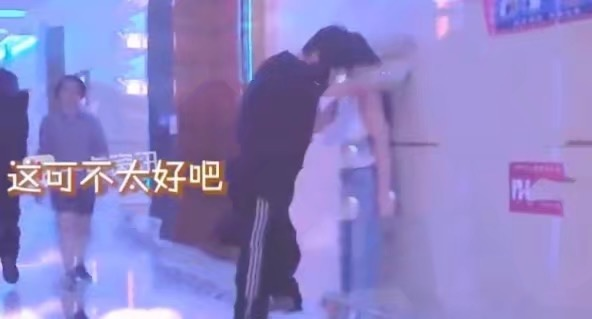 游泳晶晶冠军女孩是谁_游泳冠军叫什么晶晶_游泳冠军女晶晶