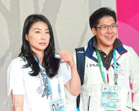 游泳冠军女晶晶_游泳冠军叫什么晶晶_游泳晶晶冠军女孩是谁