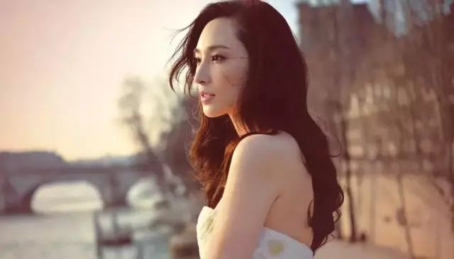 游泳冠军女晶晶_游泳晶晶冠军女孩是谁_游泳冠军叫什么晶晶