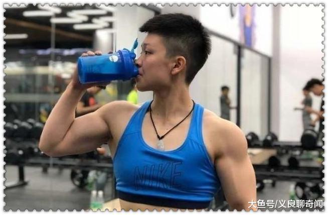 举重运动员教练_举重冠军扮健身教练_扮教练举重健身冠军的电视剧